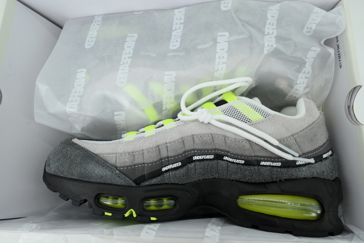 Undefeated x Nike Air Max 95 Geo Exclusive - NYC Neon IB4523-004