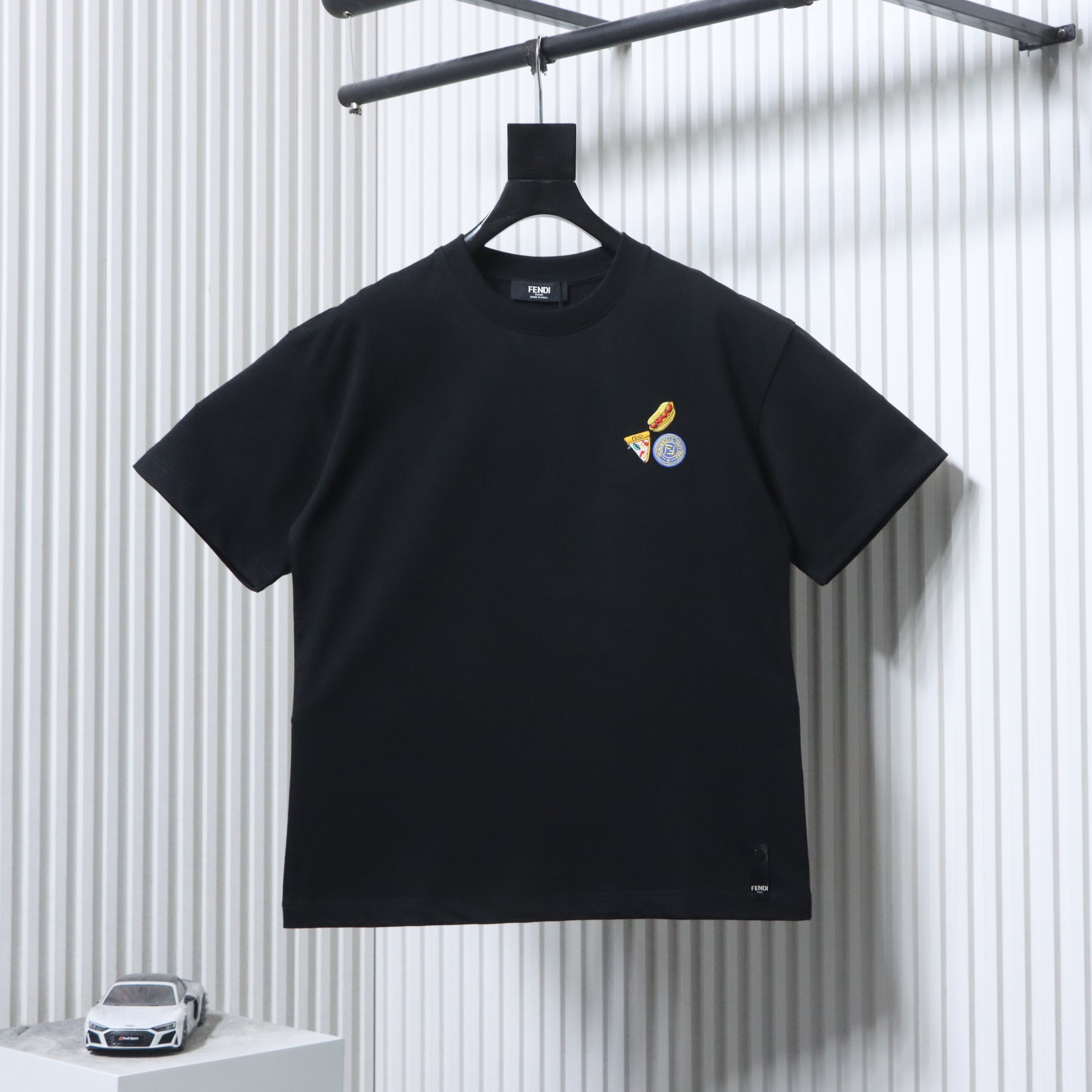Fendi 25ss Fendilicious Pizza Pattern Embroidered T-Shirt YL Black