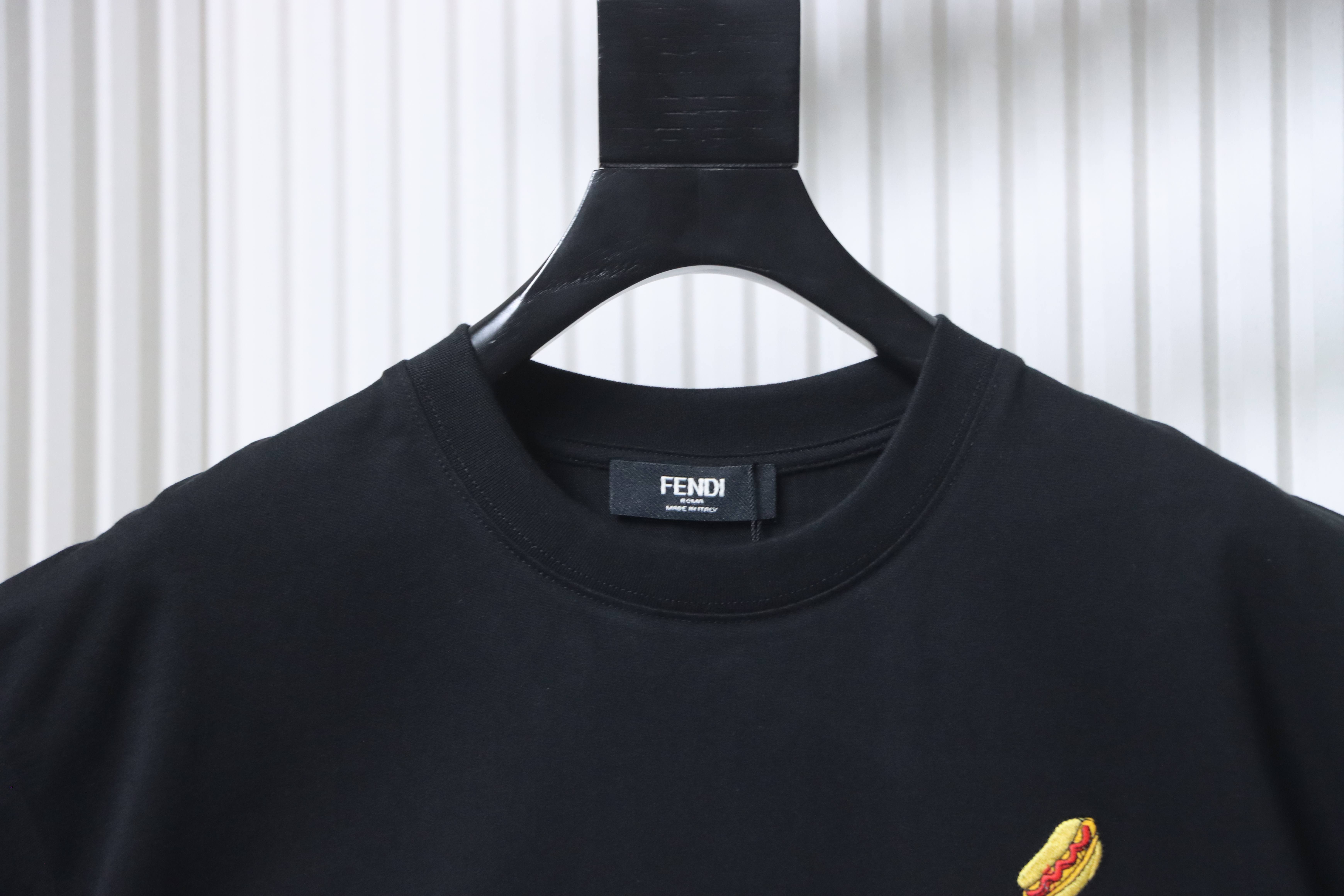 Fendi 25ss Fendilicious Pizza Pattern Embroidered T-Shirt YL Black