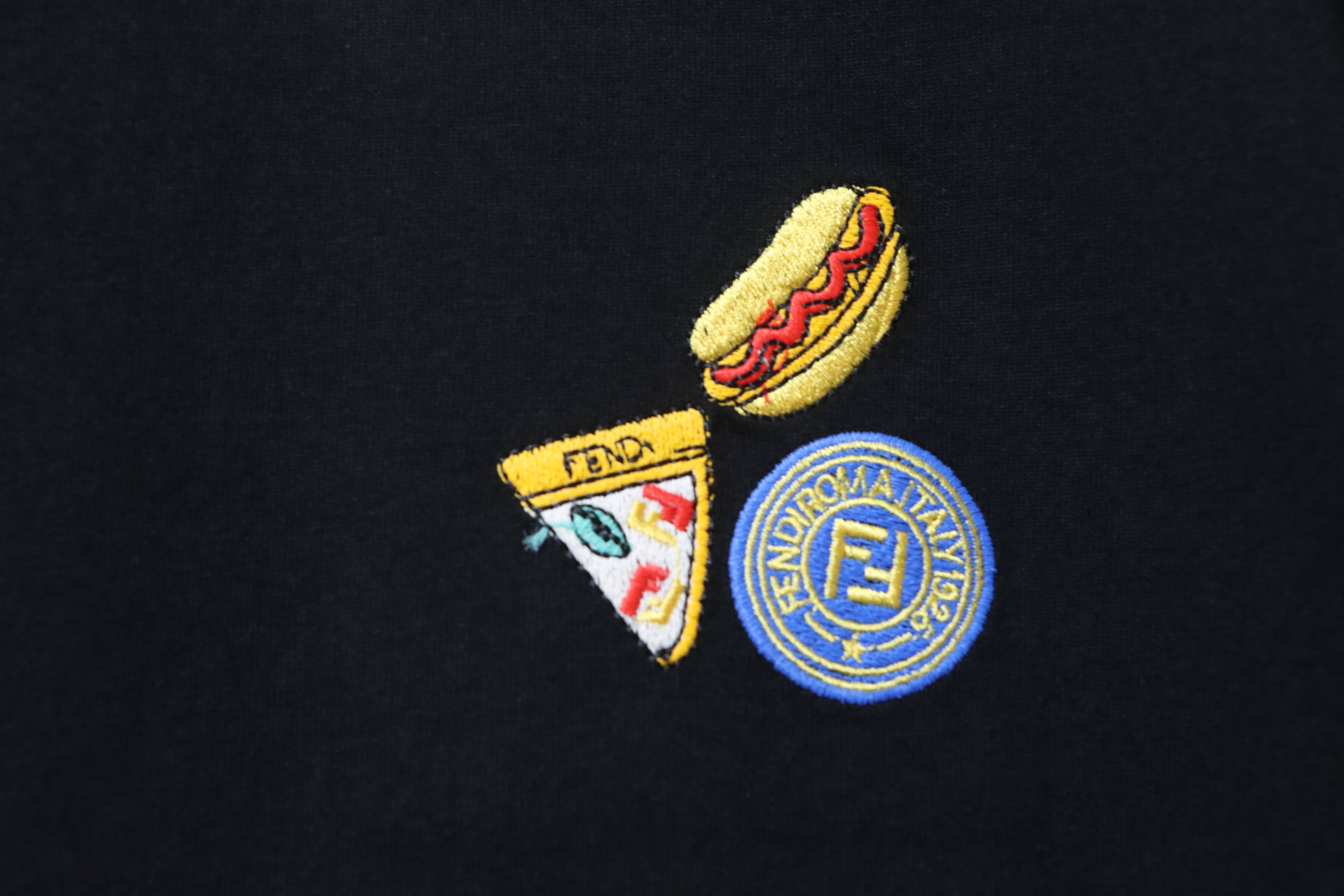 Fendi 25ss Fendilicious Pizza Pattern Embroidered T-Shirt YL Black