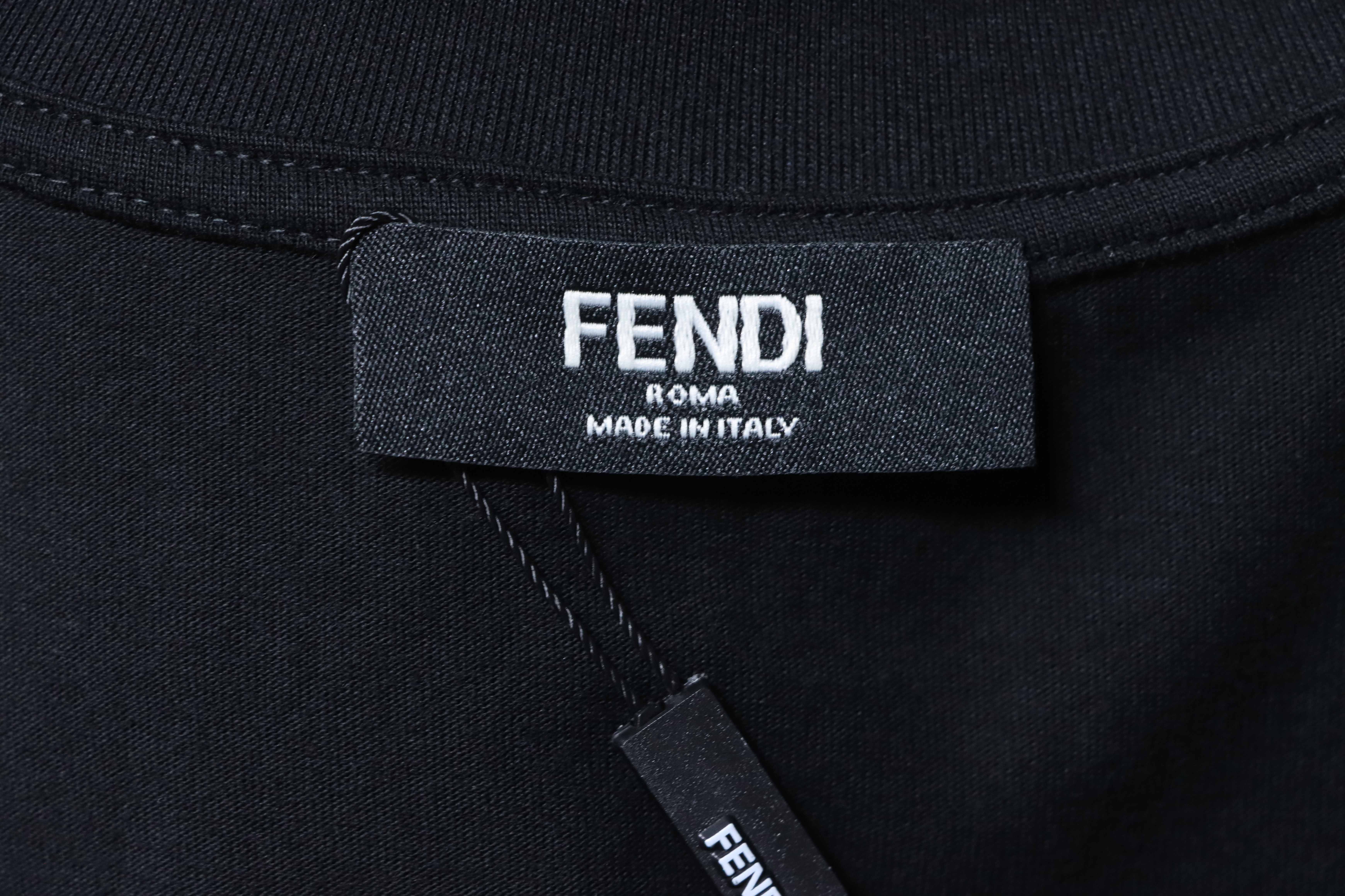 Fendi 25ss Fendilicious Pizza Pattern Embroidered T-Shirt YL Black