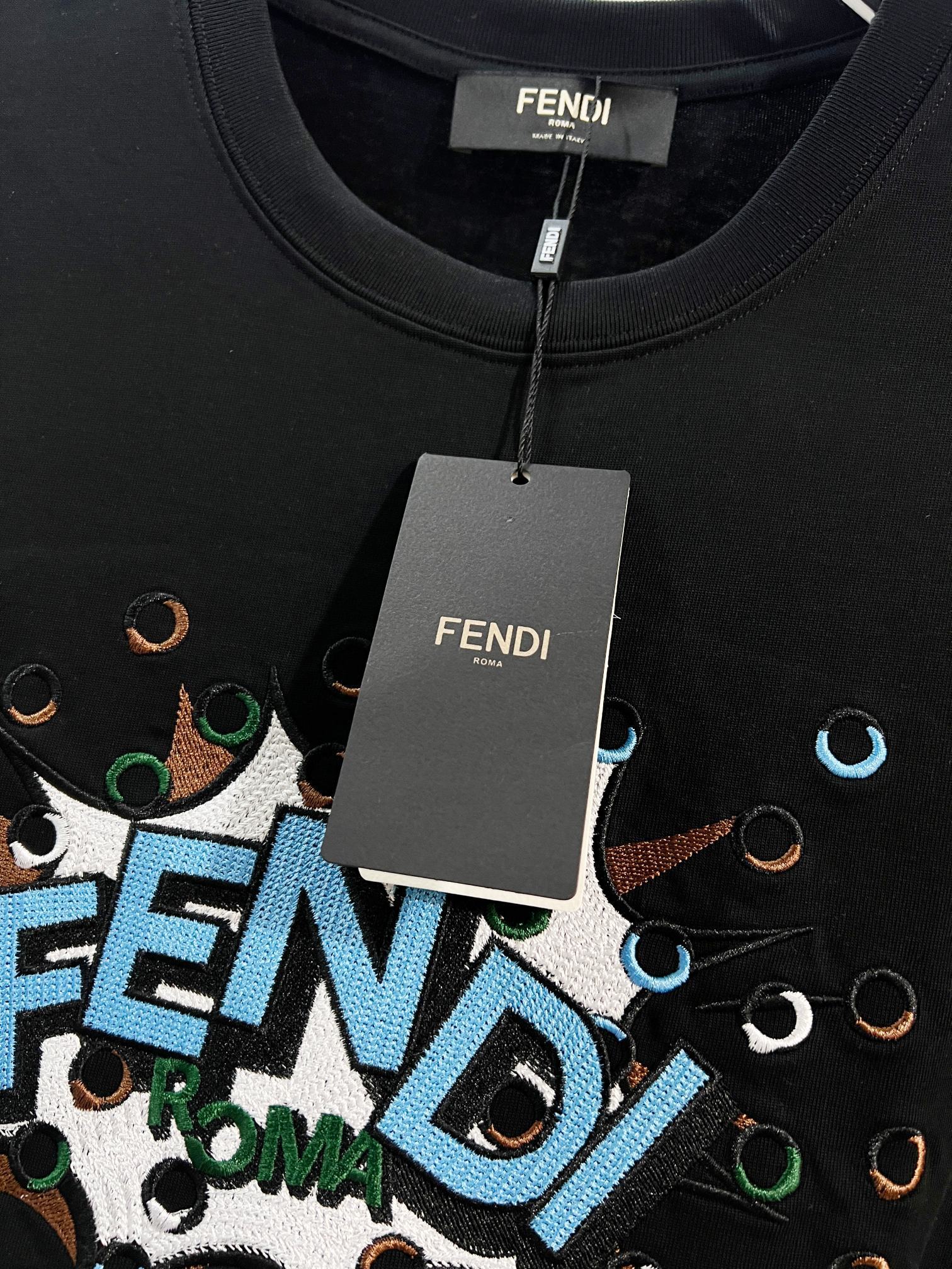 Fendi Explosive Letter T-Shirt YL Black/White