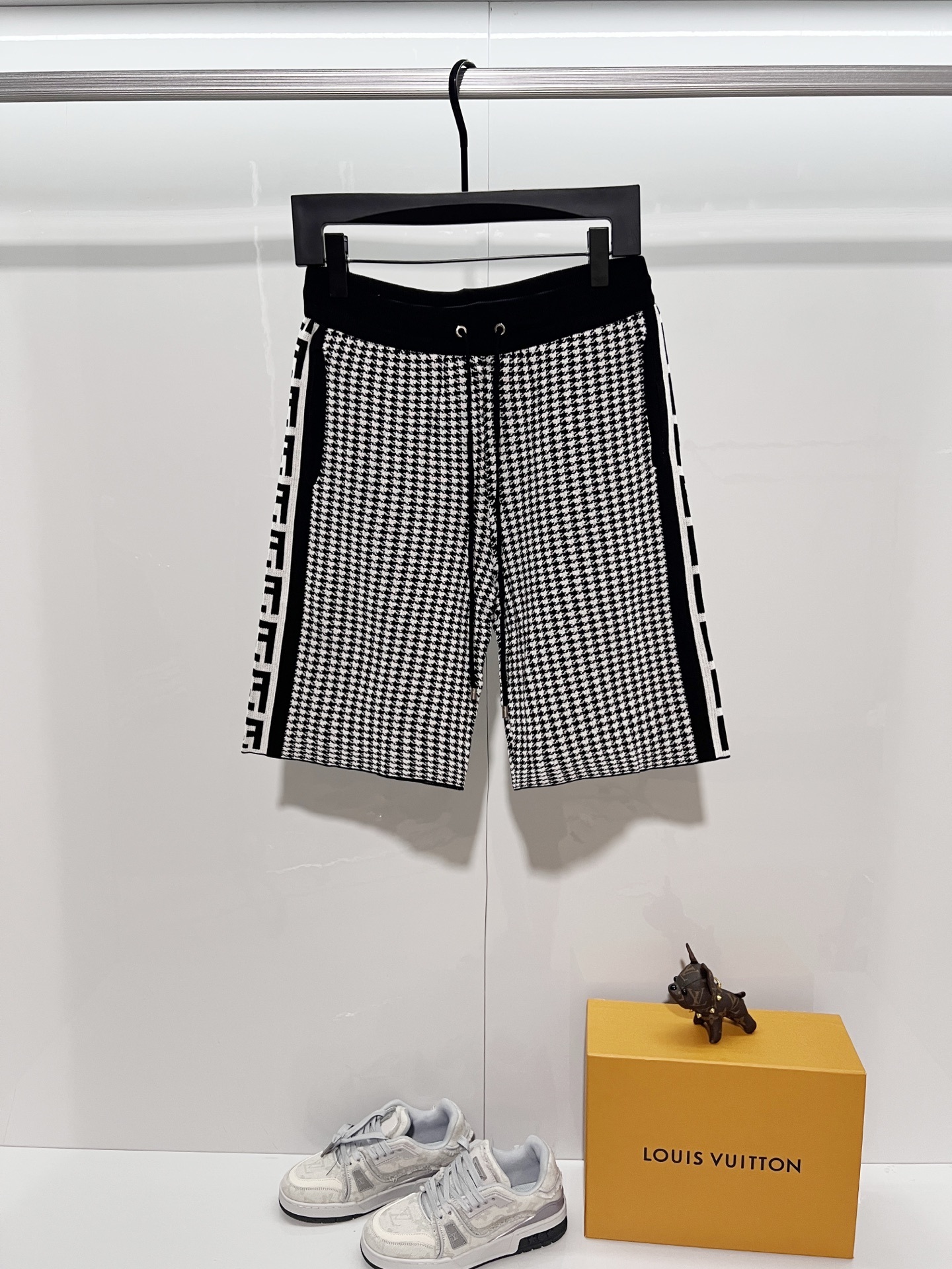 Fendi Houndstooth 2026 SS Knitted Shorts YL Black and White Color Block