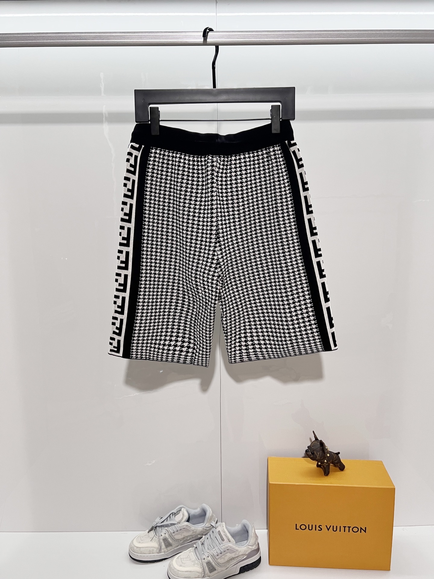 Fendi Houndstooth 2026 SS Knitted Shorts YL Black and White Color Block