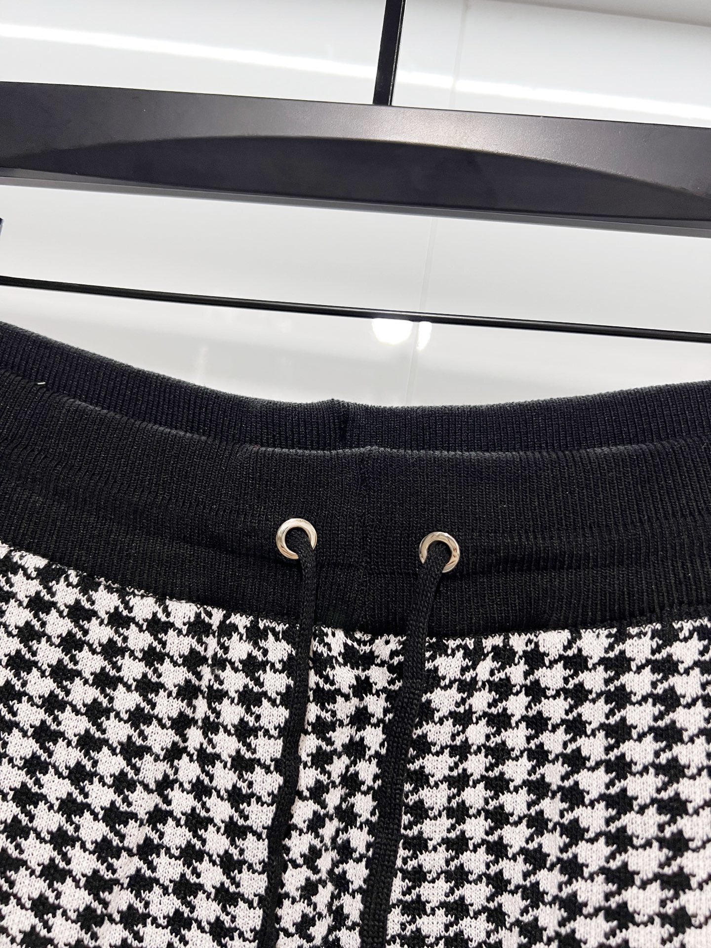 Fendi Houndstooth 2026 SS Knitted Shorts YL Black and White Color Block