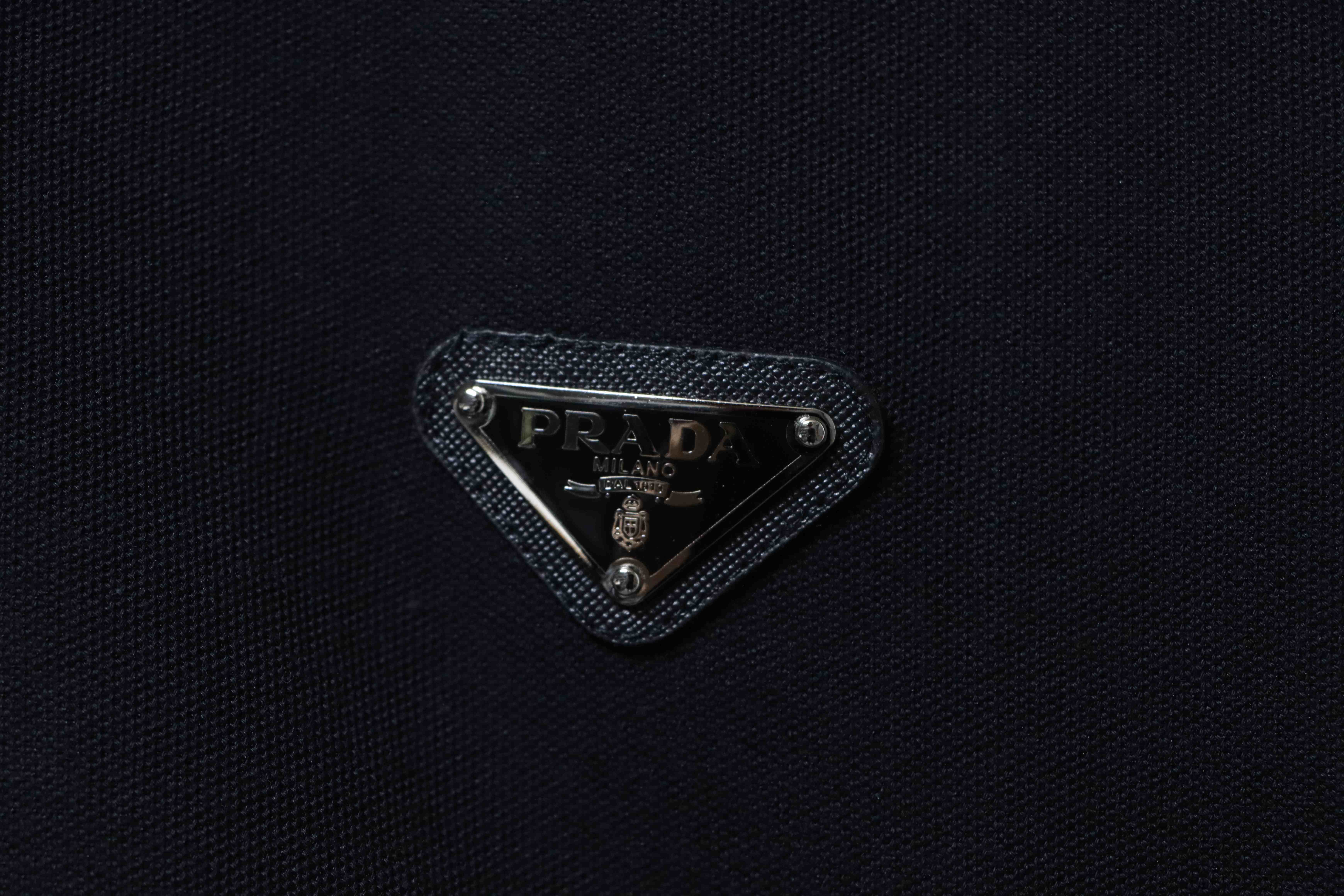 Prada 25ss Metal Triangle Logo Polo T-shirt YL Black/White