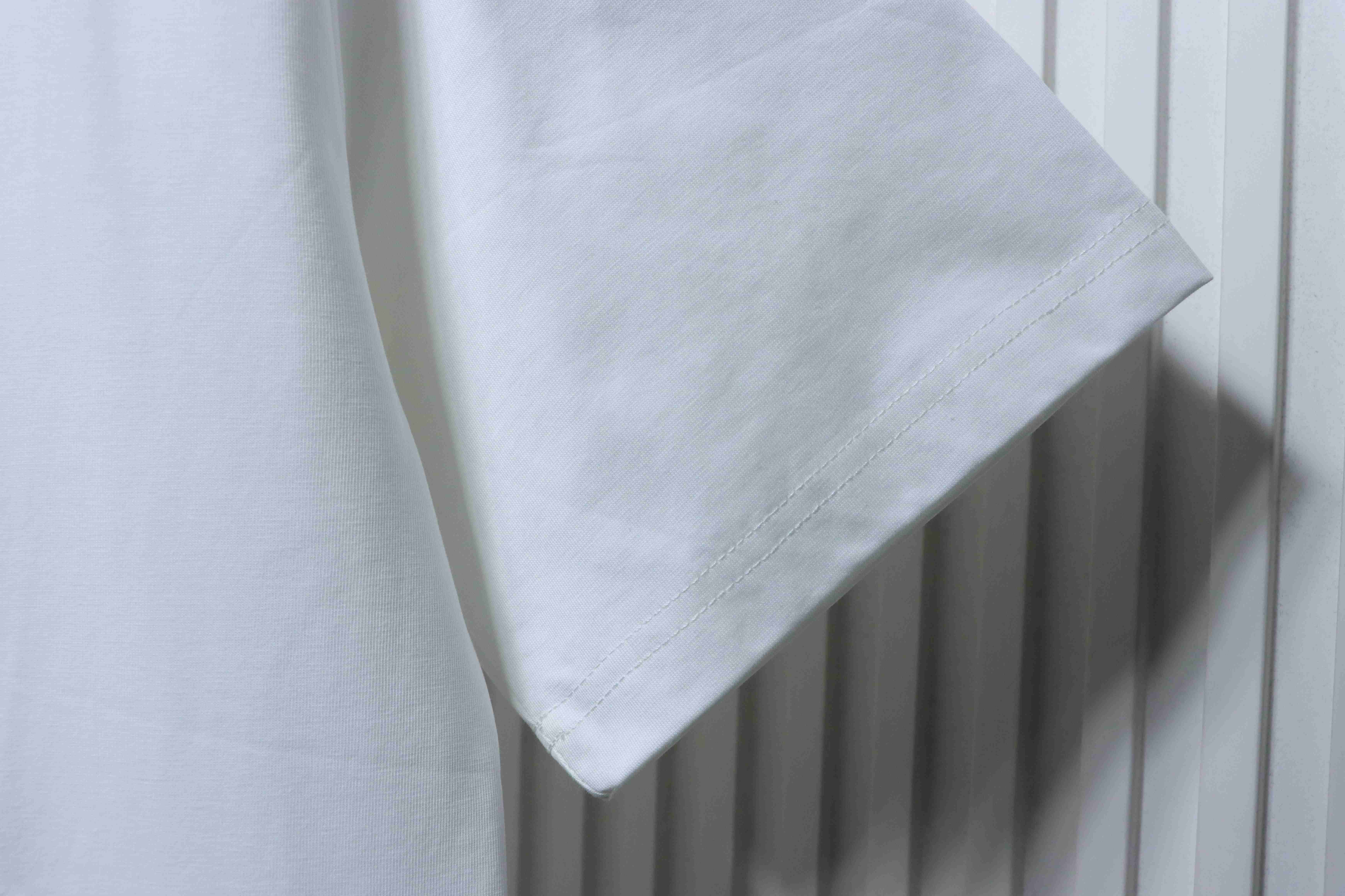 Prada 25SS Overlapping Triangle Contrast Embroidered T-Shirt YL Black/White