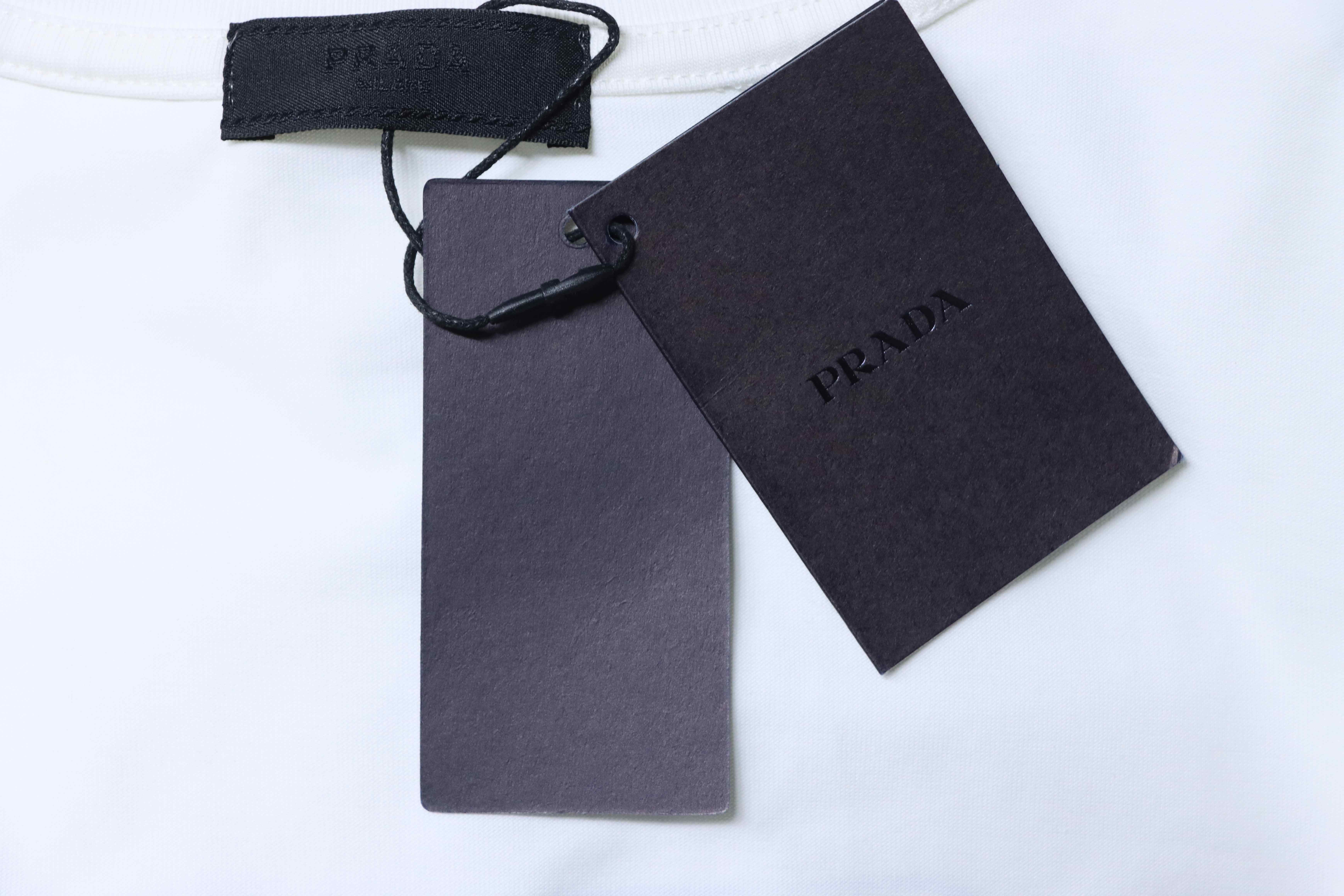 Prada 25SS Overlapping Triangle Contrast Embroidered T-Shirt YL Black/White