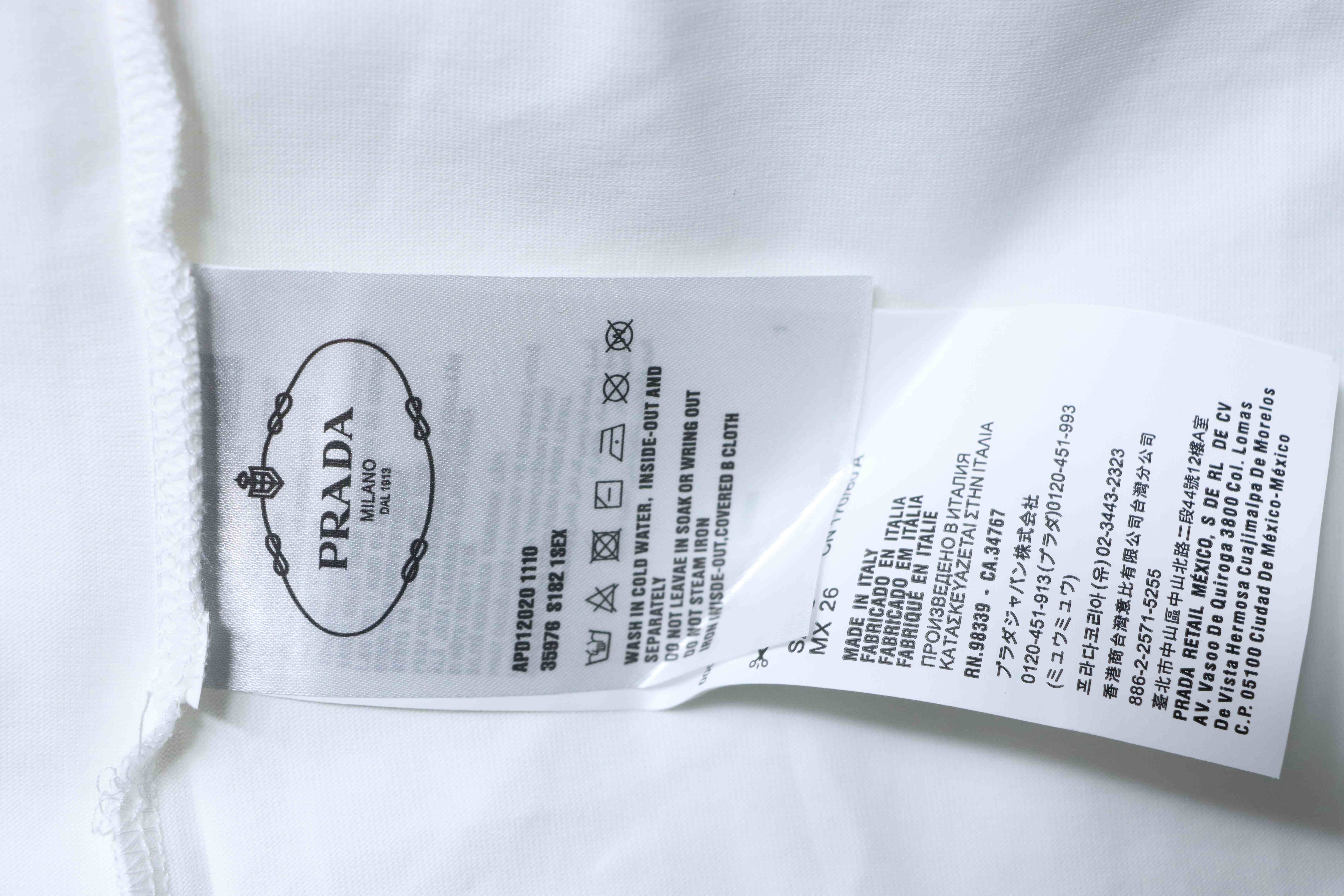 Prada 25SS Overlapping Triangle Contrast Embroidered T-Shirt YL Black/White