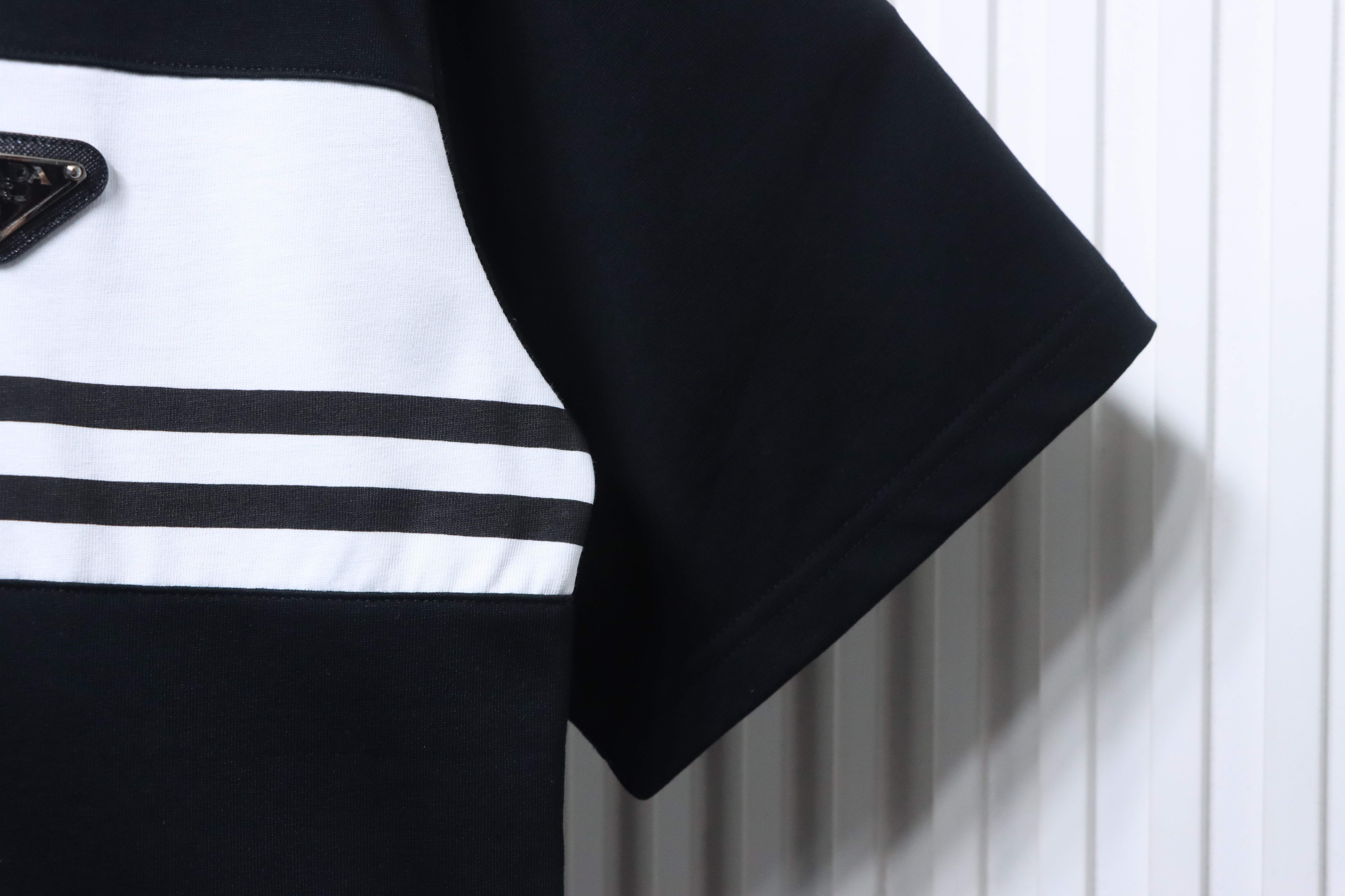Prada Striped Triangle Inlaid T-Shirt YL Black/White