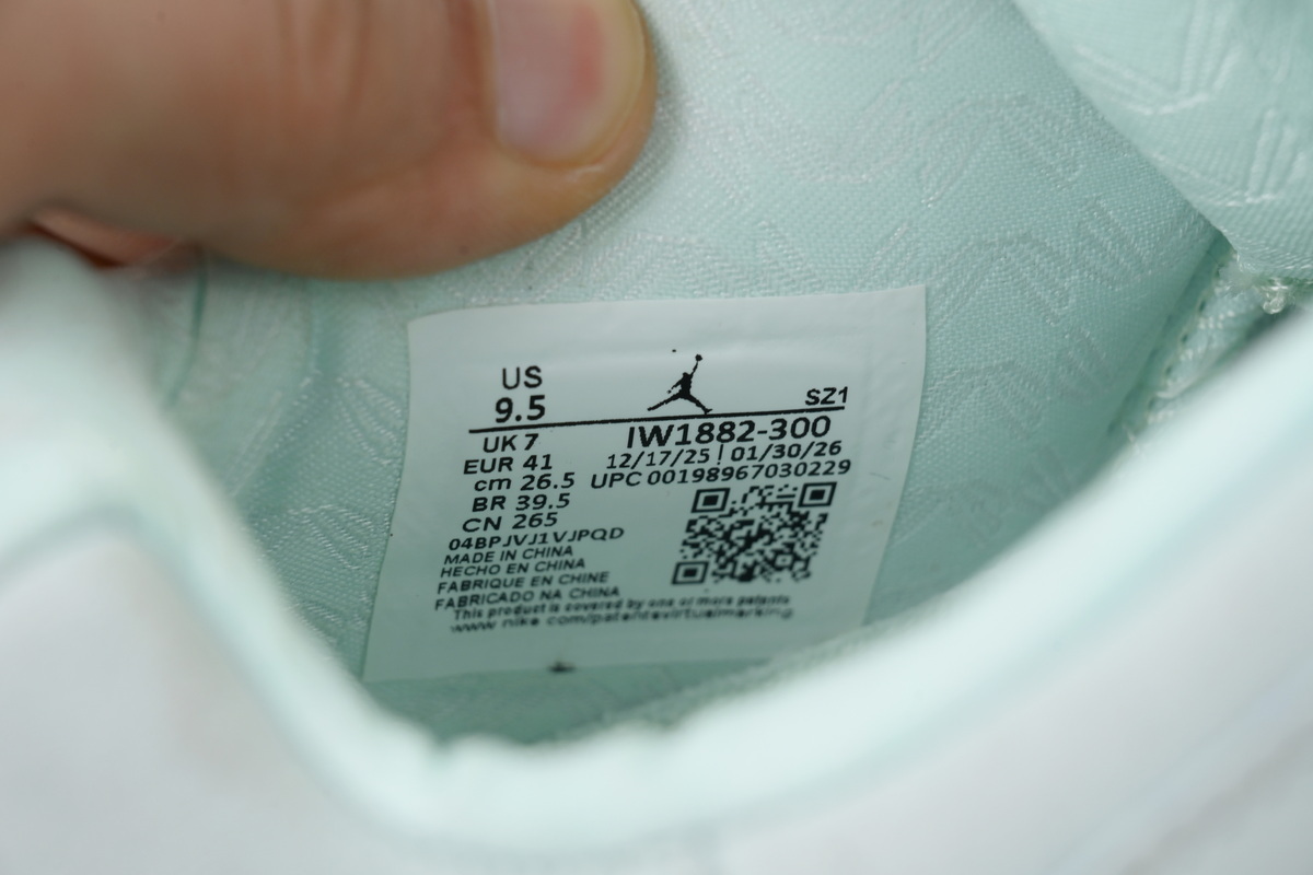 Air Jordan 11 Retro Low Limited Edition IW1882-300