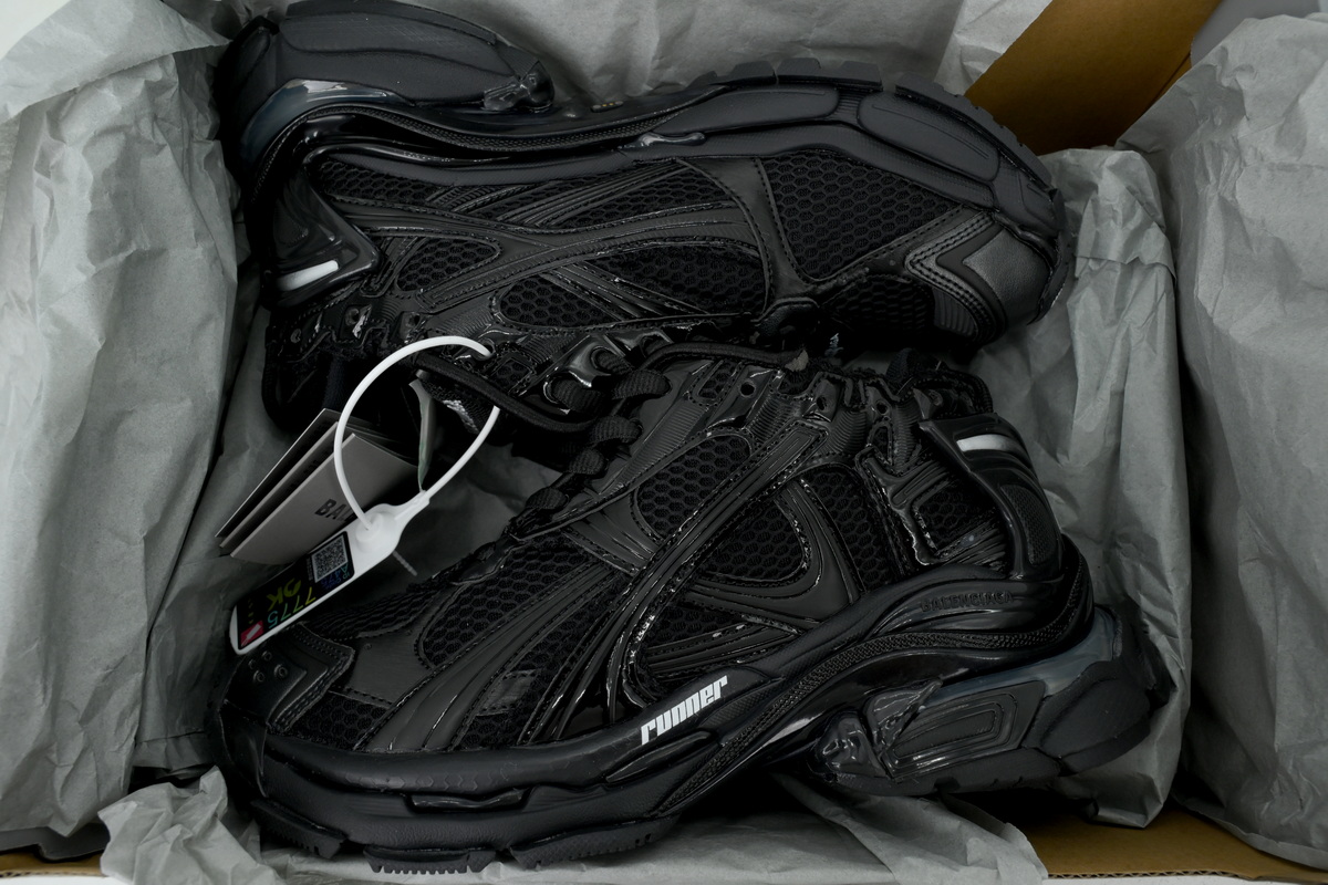 【Flash Sale】Balenciaga Runner LED Sneaker Black