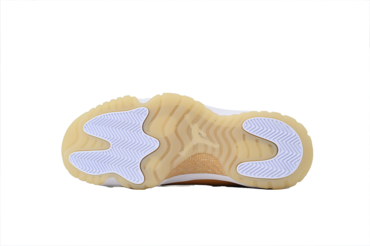 Air Jordan 11 Low Wmns 'Mother's Day' AH7860-102