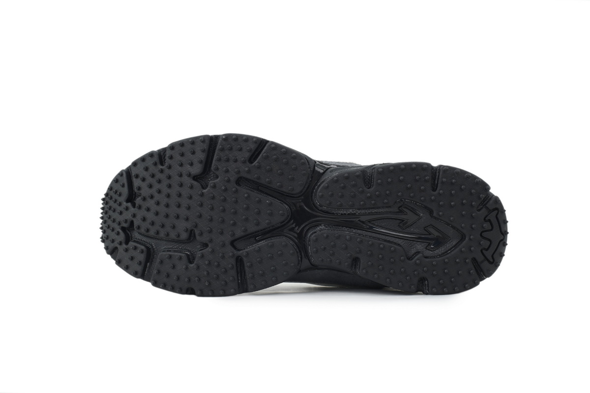 Off-White Out Of Black And White OMIA295S 26LEA00 10110