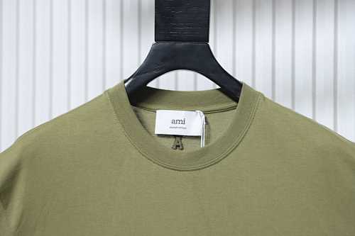 Ami Zhangzai love short sleeves