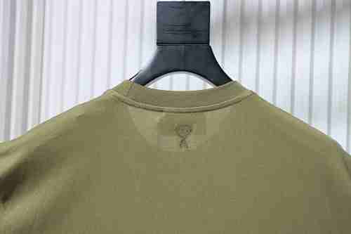 Ami Zhangzai love short sleeves