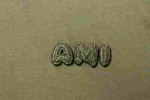 Ami Zhangzai love short sleeves