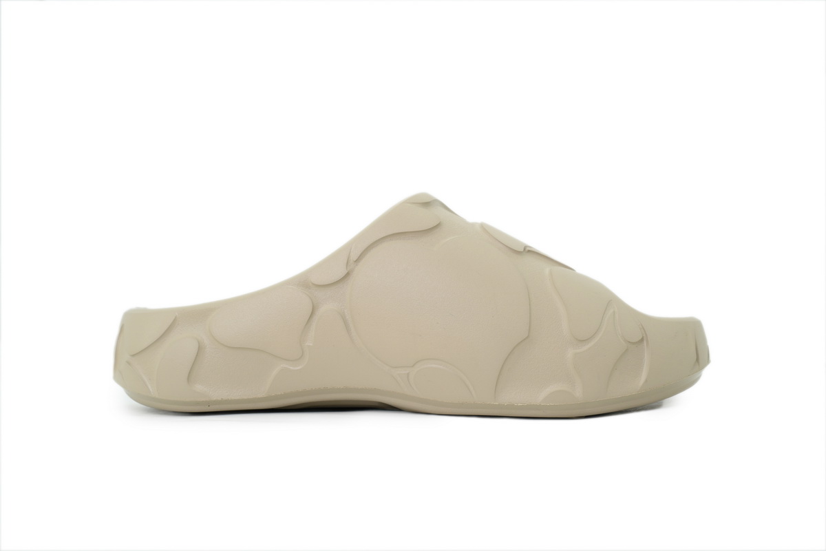A BATHING APE SLIDES Beige