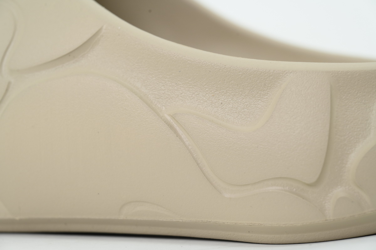 A BATHING APE SLIDES Beige