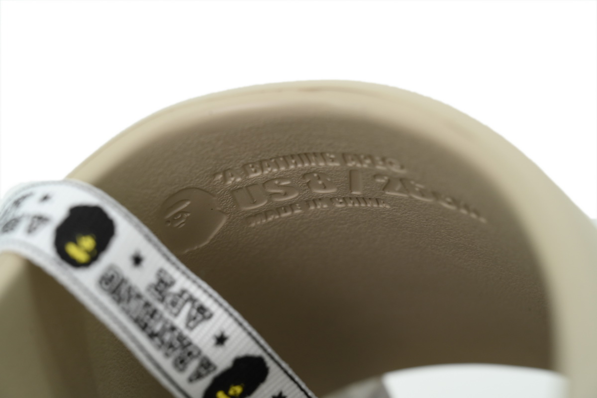 A BATHING APE SLIDES Beige
