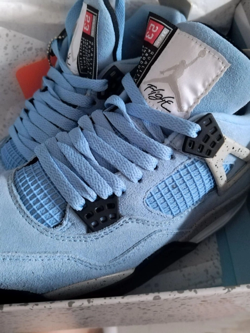 Air Jordan 4 Retro University Blue  CT8527-400 review 