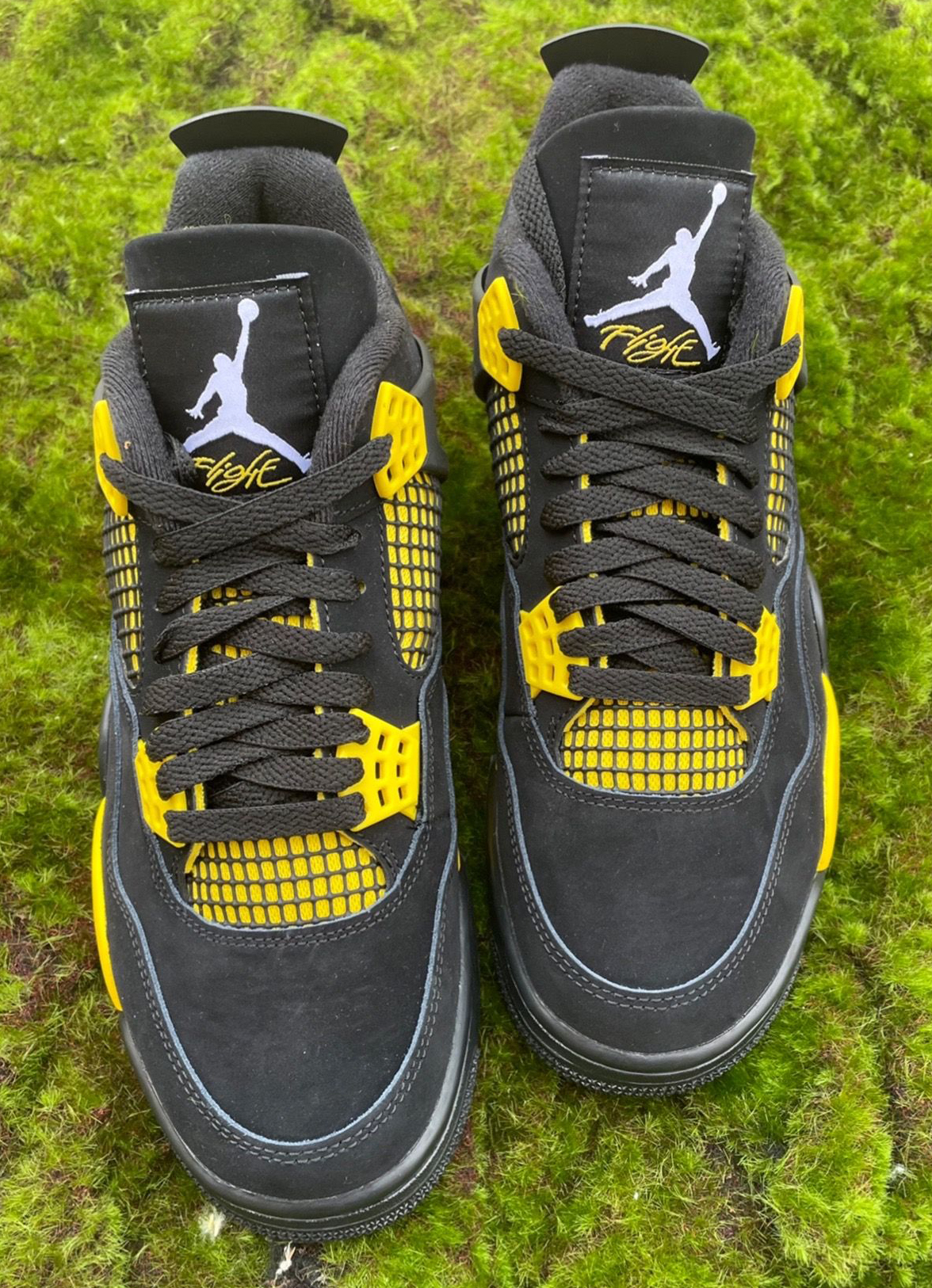 Air Jordan 4 Retro Thunder (2023) DH6927-017 review paci 01