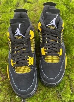 Air Jordan 4 Retro Thunder (2023) DH6927-017 review paci 02