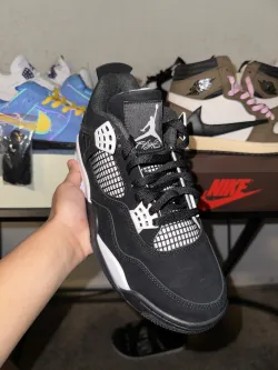Air Jordan 4 Retro “White Thunder” FQ8138-001 review smovee  02