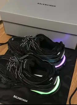 Balenciaga Tess S.Black 555032 W1GB7 1000 (With LED) review Logan Alyssa