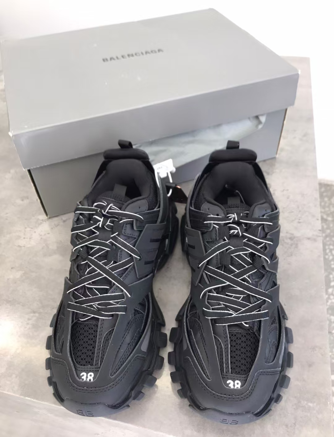 Balenciaga Tess S.Black 555032 W1GB7 1000 (With LED) review Emilia