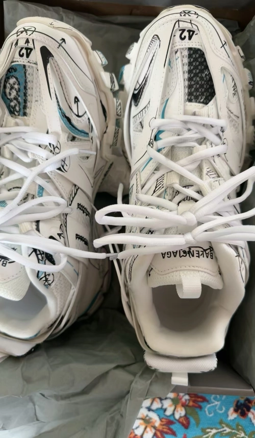 Balenciaga Tess S.Black Graffiti Art 542436 W3SRA 9014 review 