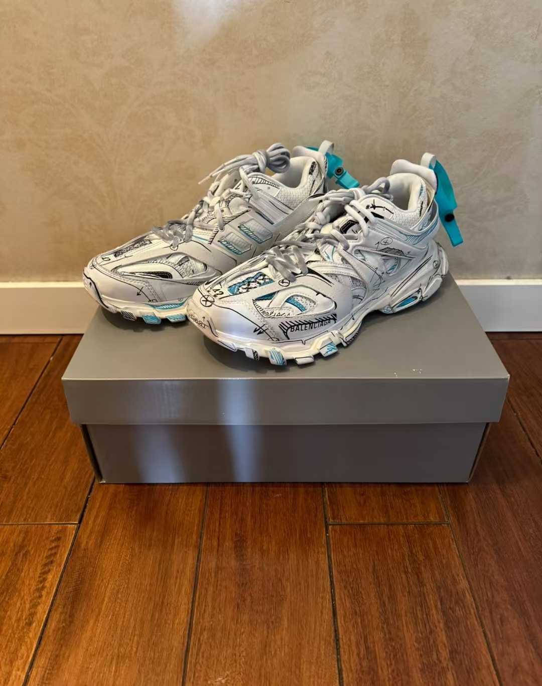 Balenciaga Tess S.Black Graffiti Art 542436 W3SRA 9014 review Nathan Anna