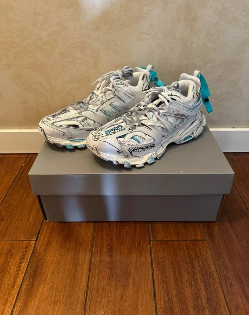 Balenciaga Tess S.Black Graffiti Art 542436 W3SRA 9014 review 