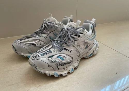 Balenciaga Tess S.Black Graffiti Art 542436 W3SRA 9014 review 