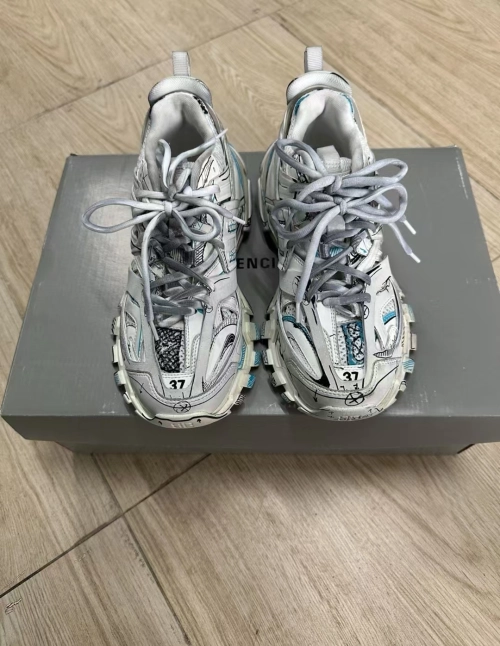 Balenciaga Tess S.Black Graffiti Art 542436 W3SRA 9014 review 