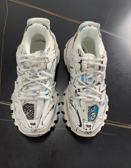 Balenciaga Tess S.Black Graffiti Art 542436 W3SRA 9014 review 