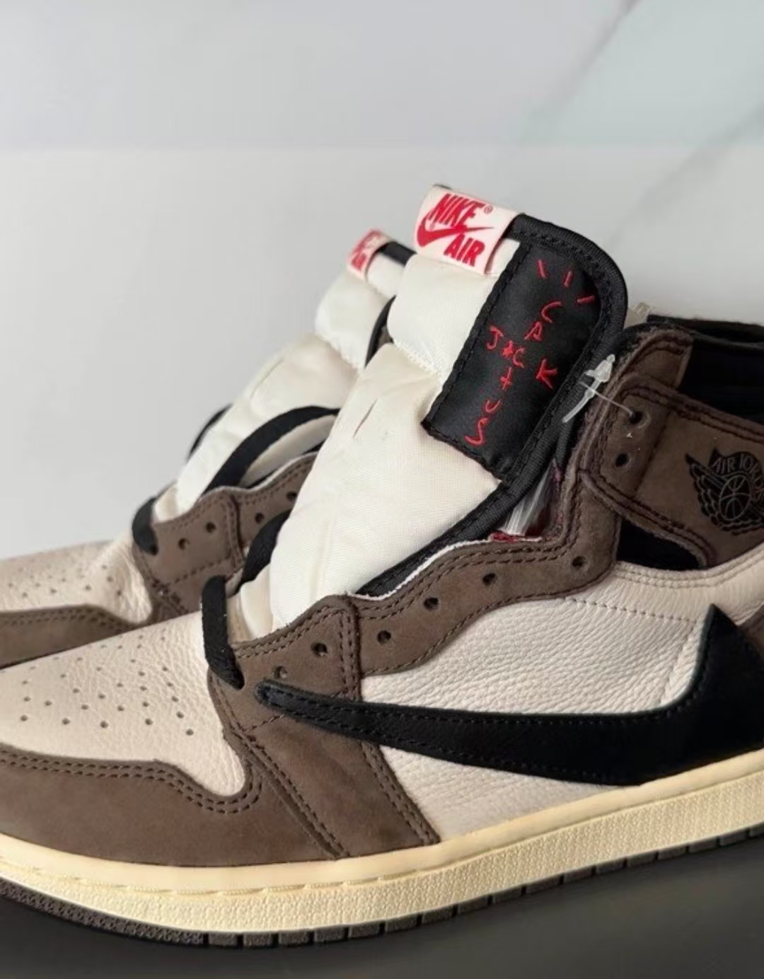 Air Jordan 1 Retro High OG SP Travis Scott Mocha CD4487-100 review Aidan Brooke 01