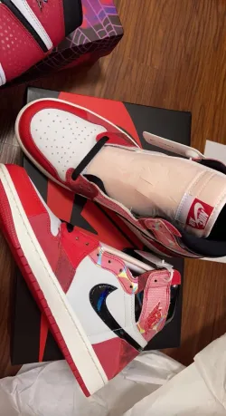 Air Jordan 1 High OG Spider-Man Across the Spider-Verse DV1748-601 review Connor Mackenzie 02