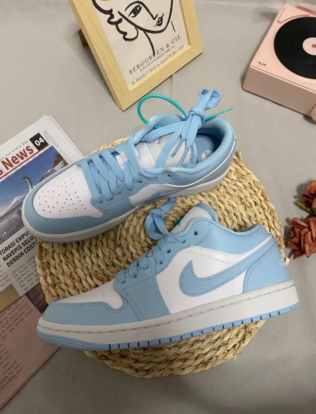 Air Jordan 1 Low White Ice Blue (Women's) DC0774-141  review Adam Faith 01