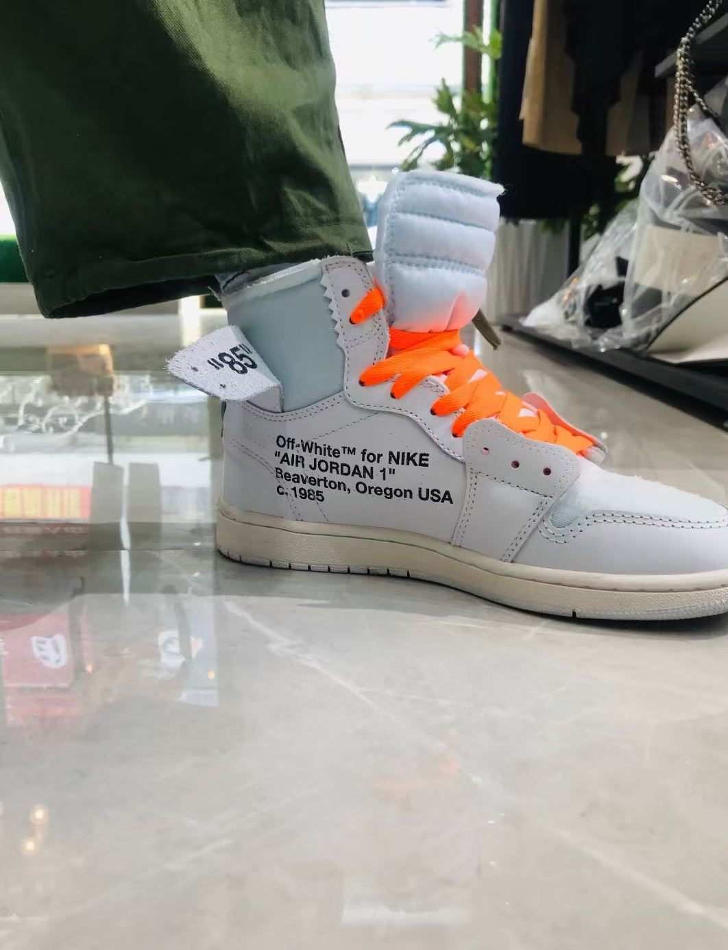 Air Jordan 1 Retro High Off-White White AQ0818-100 review Carson Isabel 00