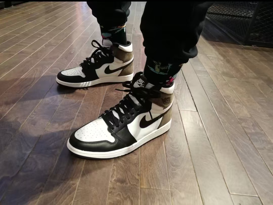 Air Jordan 1 Retro High Dark Mocha  555088-105 review Jasmin