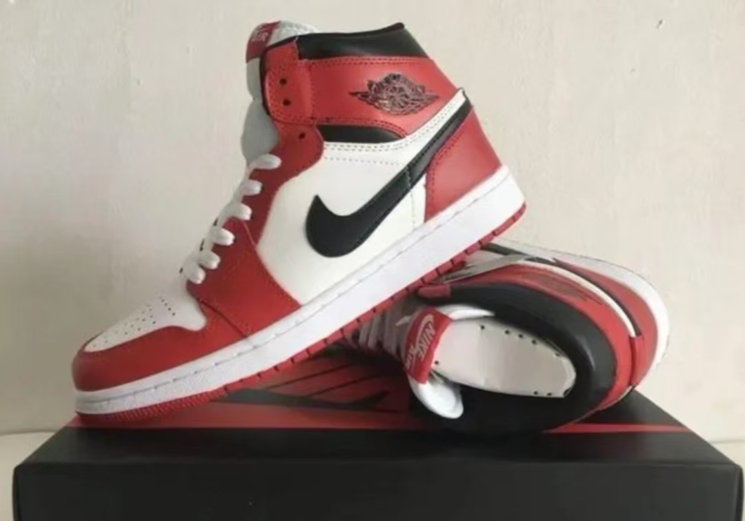 Air Jordan 1 Retro Chicago (2015) 555088-101  review Carlotta