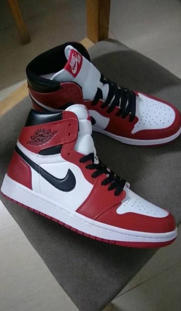 Air Jordan 1 Retro Chicago (2015) 555088-101  review Noah