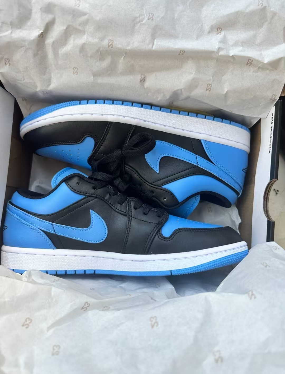 Air Jordan 1 Low Black University Blue 553558-041 review Mira