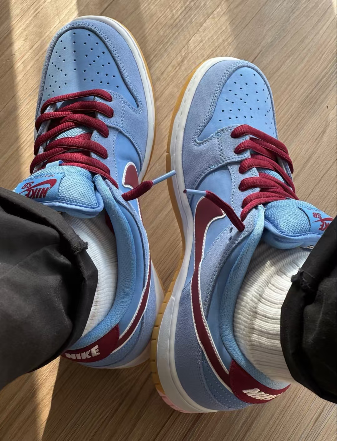 Nike SB Dunk Low Philadelphia Phillies DQ4040-400 review Olivia 00