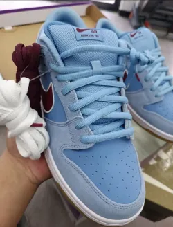 Nike SB Dunk Low Philadelphia Phillies DQ4040-400 review Emma 01