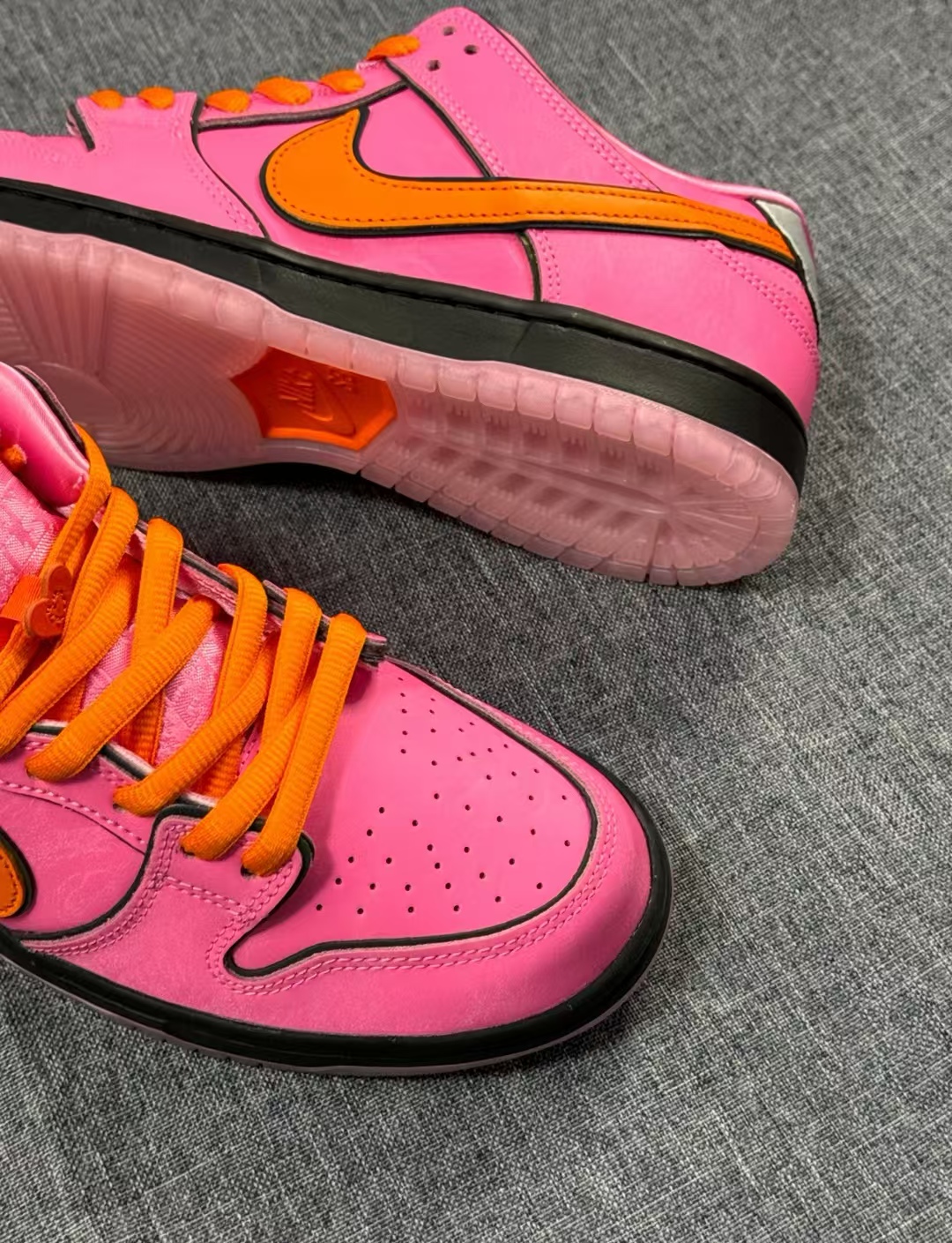 Nike SB Dunk Low The Powerpuff Girls Blossom FD2631-600 review Ava 01