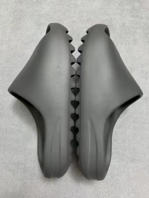 Adidas Yeezy Slide Onyx (2022/2023) HQ6448 review 