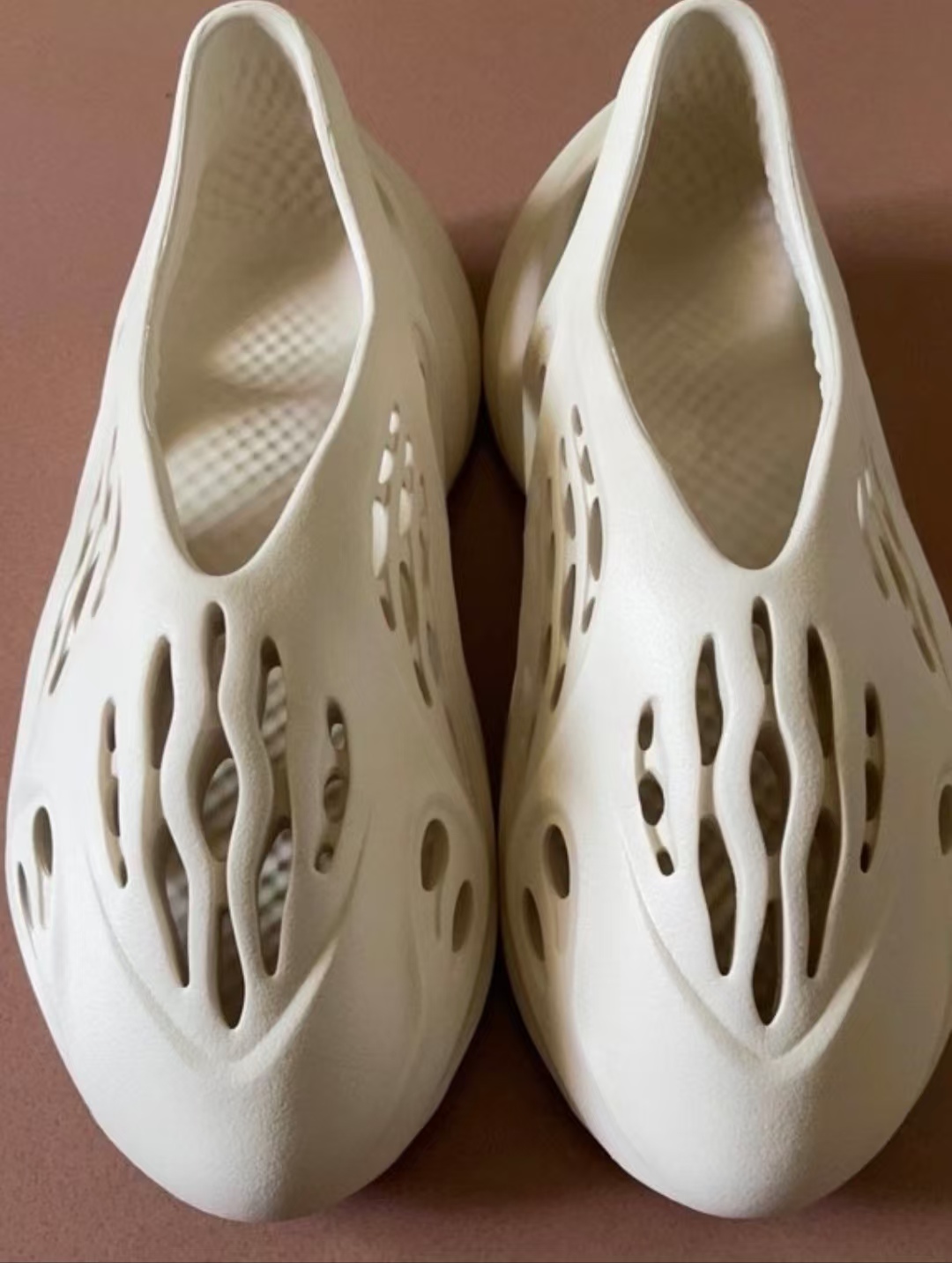 Adidas Yeezy Foam RNNR Sand FY4567 review Jayden 01