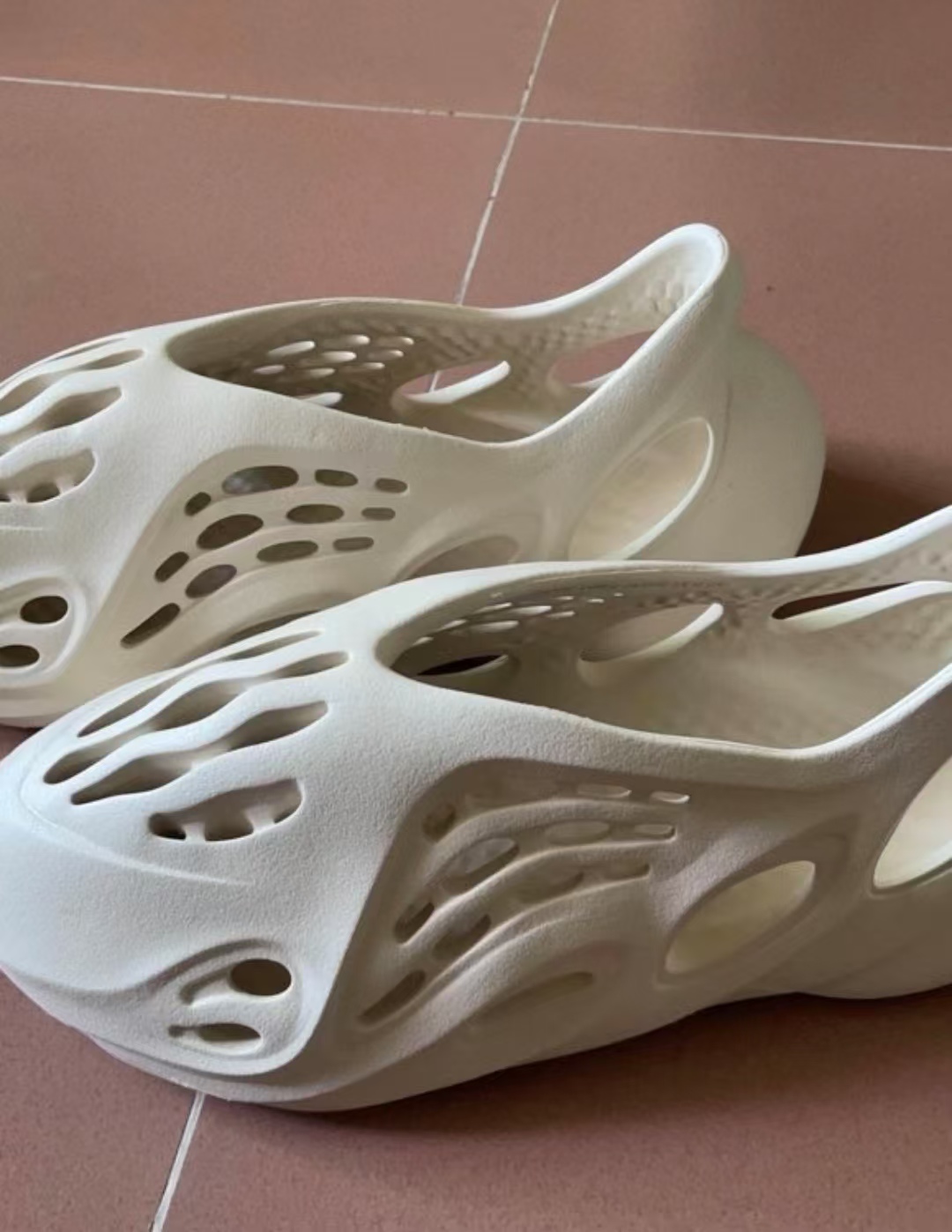 Adidas Yeezy Foam RNNR Sand FY4567 review Jayden 00